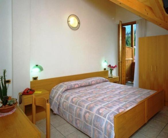 Hotel Serena 디마로 외부 사진