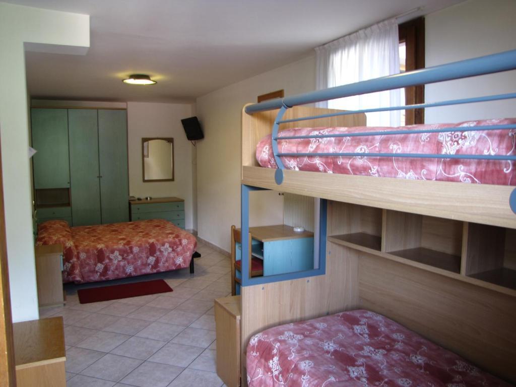 Hotel Serena 디마로 객실 사진