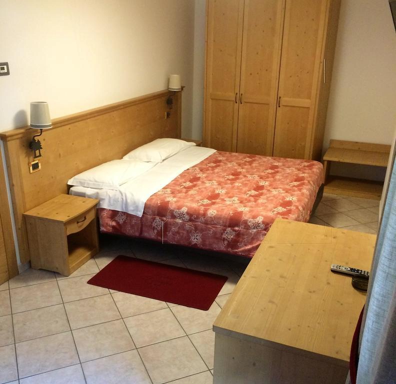 Hotel Serena 디마로 외부 사진